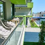 Bamboo Sea View - Pools And Parking Apartament